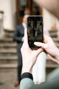 Hochzeitsreportage Brautpaar wird fotografiert